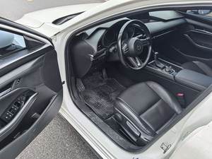 <span class=keywords><strong>Mazda</strong></span> <span class=keywords><strong>3</strong></span> Axela Sedán 2.0L Automático 100-150CV Usado <span class=keywords><strong>2021</strong></span>, Asientos Oscuros, Bajo Kilometraje, Emisión Euro VI, Listo para Envío, Volante a la Izquierda, R18 - Product Image 4