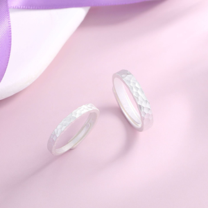 Anillos <span class=keywords><strong>de</strong></span> Boda Modernos <span class=keywords><strong>de</strong></span> <span class=keywords><strong>Plata</strong></span> <span class=keywords><strong>de</strong></span> Ley S925 ALICE con Diseño Personalizado y Patrón Martillado, Antideslustre, para Parejas Unisex - Product Image 2