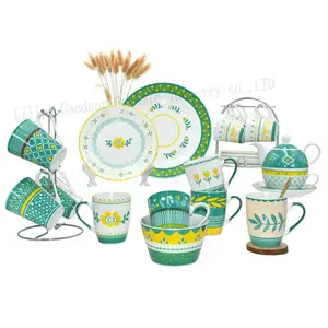 Ensemble de vaisselle avec des dessins de fleurs, vert assiette