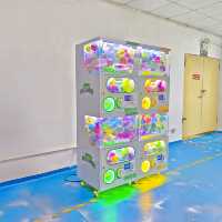 Distributeur de capsules à 2 niveaux, à monnayeur, avec roues, pour parcs d'attractions, design préféré des enfants