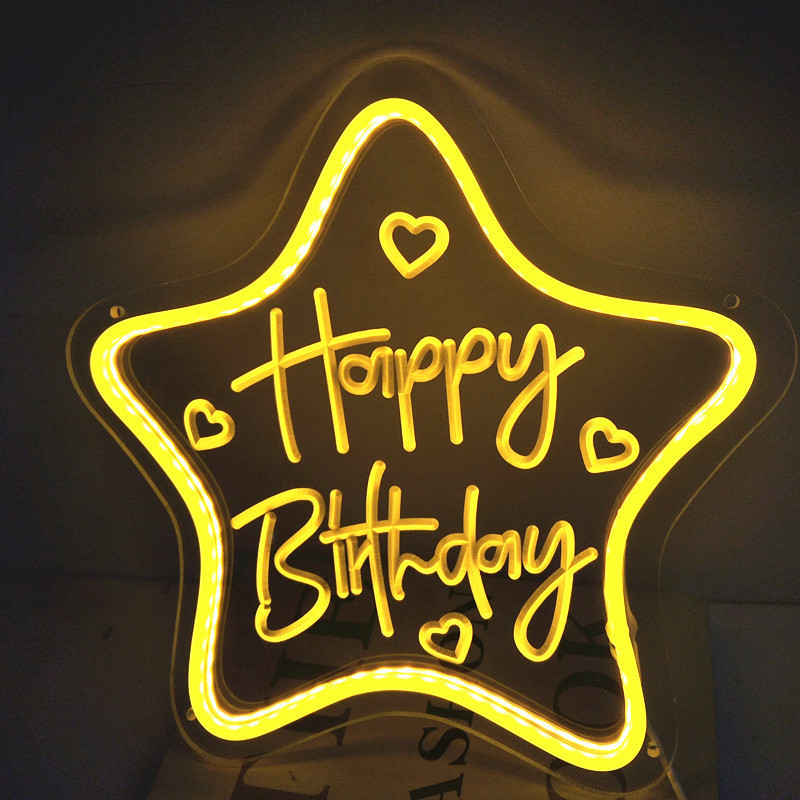 B Sculpture au dos Joyeux Anniversaire 30x30cm