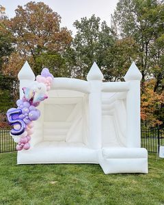Maison de <span class=keywords><strong>ballon</strong></span> gonflable blanche avec fosse à balles et château de toboggan Mini maison de saut pour enfant <span class=keywords><strong>adulte</strong></span> avec souffleur d'air - Product Image 1