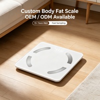 Balance de salle de bain numérique à 4 électrodes pour la mesure de la graisse corporelle, capacité 180 kg, affichage LED automatique, plateau en verre trempé pour intérieur