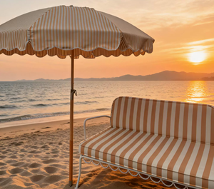Parasol de luxe rayé pour patio extérieur, style vintage, bord festonné et mât en <span class=keywords><strong>bois</strong></span>, résistant au vent, idéal pour jardin et café - Product Image 2
