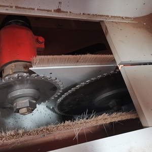 Woodworking Machinery Electronic <b>Wood</b> <b>Cutting</b> <b>Machine</b> 3300mm 3800mm Length Computer Automatic Beam Saw Gd3300 <b>Wood</b> Saw <b>Machine</b> - Product Image 2