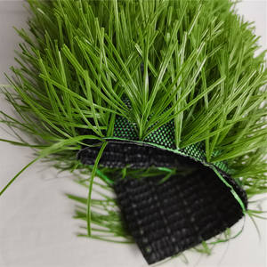 Césped Artificial Resistente al Desgaste para <span class=keywords><strong>Fútbol</strong></span>, Césped Sintético <span class=keywords><strong>de</strong></span> Bajo <span class=keywords><strong>Precio</strong></span> para Canchas <span class=keywords><strong>de</strong></span> <span class=keywords><strong>Fútbol</strong></span>, Césped Sintético Duradero <span class=keywords><strong>de</strong></span> Alta Calidad para Canchas Deportivas - Product Image 3