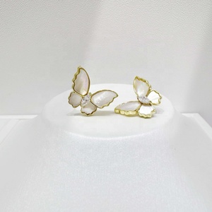 Precio de fábrica, pendientes de plata de ley S925 con flor y perla, modernos, veraniegos, únicos, de diseño, con mariposa, elegantes, para mujer. - Product Image 5