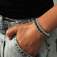 KEIYUE Nouveau Bracelet à Breloques en Strass de Cristal Tendance pour Femme, Accessoire de Mariage Plaqué Argent