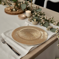 Assiette de présentation élégante en plastique doré brillant à motif végétal de 13 pouces pour la décoration de mariages et de dîners de luxe