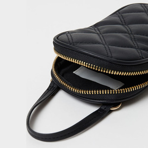 <span class=keywords><strong>Sac</strong></span> à main à <span class=keywords><strong>bandoulière</strong></span> en cuir PU noir personnalisé, Mini <span class=keywords><strong>sac</strong></span> à <span class=keywords><strong>bandoulière</strong></span> matelassé <span class=keywords><strong>pour</strong></span> <span class=keywords><strong>Smartphone</strong></span> <span class=keywords><strong>pour</strong></span> femmes - Product Image 5