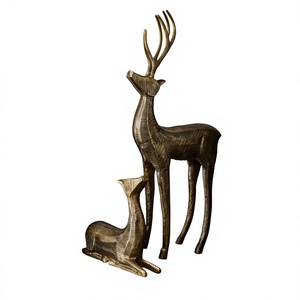 Ensemble de cerfs vintage assis et debout, décoration de Noël, sculpture artisanale en métal de cerf, de fauve et de renne, ensemble cadeau pour le jardin - Product Image 1