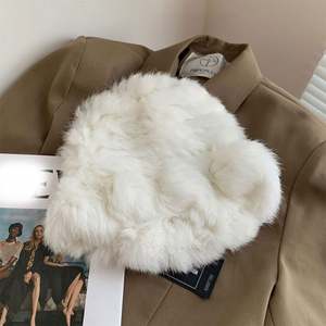 Venta al por mayor de lujo sombreros de Invierno para mujer suave cálido sombrero de cubo de Invierno para mujer - Product Image 3