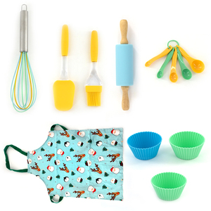 Kit da Forno Ecologico per Bambini con Oltre 12 Pezzi, Grembiule, Mattarello, Spatola in Silicone, Pennello, Frusta, Stampi per Torte per Natale - Product Image 3