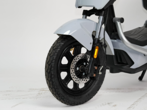 Motocicleta 2026 de Alta Velocidad con Carga Rápida de 1000W, 50km/h, Pantalla LED, Características Electrónicas y Frenos de Disco Hidráulicos - Product Image 4