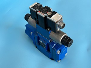 R901006547 4WRZE10W6-50-7X/6EG24N9ETK31/F1D3M Distributeur directionnel proportionnel piloté par commande, OBE NG10, Stock d'origine - Product Image 6
