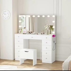 Tavolo da Trucco di Lusso in Legno con Specchio LED e Cassetti, Bestseller per Camera da Letto - Product Image 3