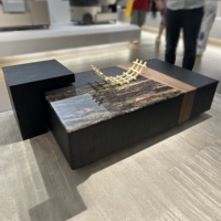 Table basse de salon de luxe minimaliste italienne L263 avec plateau en marbre naturel et finition en bois noir, fabriquée en Chine