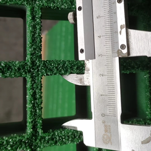 Grille moulée en PRFV TangOu ISO pour couvercle de tranchée de passerelle, plateforme de construction industrielle avec surface lisse antidérapante ASTM E84 - Product Image 3