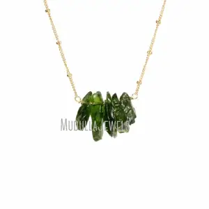 NM42496 Natural Green Crystal Free Form Graduated Pendant Gold Plated Chain Necklace Birthday Date Anniversary Gift For Women