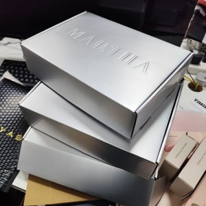 Tùy chỉnh in ấn logo bạc màu cứng các tông hộp giấy bưu phẩm vận chuyển sóng gói hộp - Product Image 5