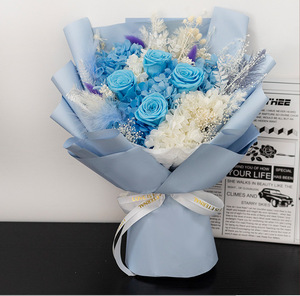 Vente en gros de cadeaux pour la Saint-Valentin, nouveaux designs de bouquets de fleurs de roses séchées et préservées faits à la main avec boîte cadeau - Product Image 4