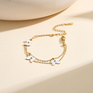Elegante tobillera de cadena con colgante de mariposa y concha, chapada en oro PVD de 18K, de acero inoxidable, para mujer, ideal para el verano y la playa. - Product Image 6