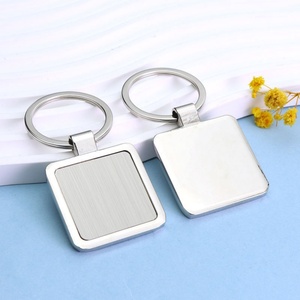 Nouveauté Porte-clés en métal en alliage de zinc émaillé personnalisé de luxe léger pour cadeaux promotionnels - Product Image 4