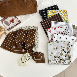 कपास वर्ग पोका डॉट स्कार्फ उच्च-अंत पुष्प मुद्रित शॉल बहुमुखी गर्दन रक्षक छोटे सिर वाले बाल-पट्टी - Product Image 1