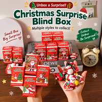 Groothandel PVC Eco-vriendelijke Kerst Blind Box Cartoon Figuur Licht Sleutelhanger Schattig Kindercadeau Tas Charm Party Prijs voor Jongens Meisjes