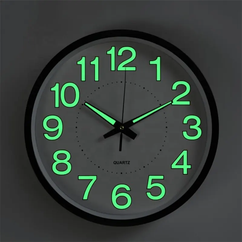 लोगो कस्टम अमेज़न 12 इंच सस्ते प्लास्टिक गैर बजाते घड़ी बैटरी संचालित चमकदार Nightlight दीवार घड़ी पढ़ने के लिए आसान