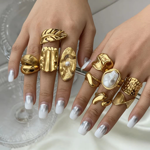 Bagues Chunky de Luxe en Acier Inoxydable Plaqué Or 18K avec Grande Perle Baroque Texturée Irrégulière - Product Image 1