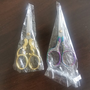 Bán Buôn Mini May Kéo Thủ Công Trang Trí Kéo Cổ Hoa Mận Mô Hình Thêu Kéo Cổ Điển Với Bìa - Product Image 6