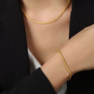 Collar de Cadena Plateada Popular, Chapado en Oro de 18K, Acero Inoxidable, Cadena Brillante, Conjunto de Collar y Pulsera para Mujer, Uso Diario - Product Image 4