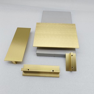 Ensemble de poignées quatre-en-un en alliage d'aluminium, plaqué or, finition brossée, design minimaliste rectangulaire, installation modulaire durable - Product Image 3