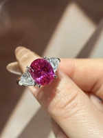 PT950 Ovaler Labor-Rubinring mit Birnenförmigem Diamant-D-Akzent, Krappenfassung, Edelsteinband für Hochzeitstag-Geschenk, Nur Höchste Qualität