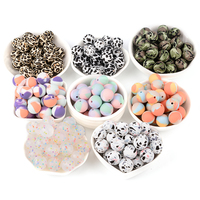 Perles en silicone en gros pour la fabrication de stylos, perles focales en silicone DIY pour la fabrication de bijoux, porte-clés, cordons, perles personnalisées en forme de lettre de vache