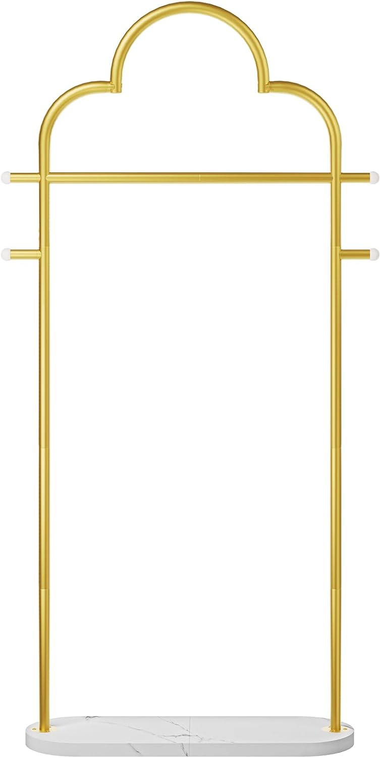 Etagère dorée avec planches en bois blanc