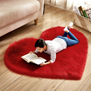 Tappeto a Forma di Cuore Morbido e Soffice in Poliestere Effetto Lana, Misura Personalizzabile per Soggiorno, Camera da Letto e Sala Giochi per Bambini - Product Image 5