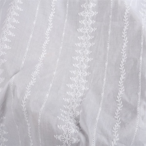 Tissu brodé vintage blanc à fleurs en jersey tissé respirant 100 % coton pour chemisier, robe de soirée et décoration intérieure pour filles et femmes - Product Image 6