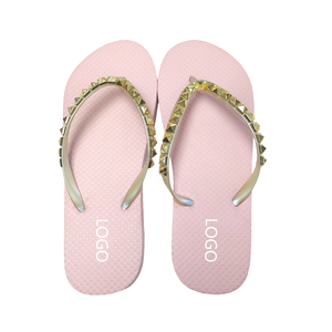 Sandalias Personalizadas de Verano para <span class=keywords><strong>Mujer</strong></span>, Impermeables, Suaves, con Tiras de Pedrería y Remaches, con Logotipo y Color Personalizados - Product Image 3