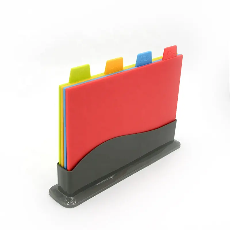 4 रंग हॉट सेलिंग प्लास्टिक इंडेक्स मछली मांस के लिए चटाई काटने वाली चटाई कटिंग बोर्ड स्टैंड के साथ सेट