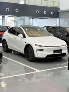 เทสลารุ่น Y 2025 719กม. ระบบขับเคลื่อนทุกล้อระยะไกล (ภายนอกสีเทา, ภายในสีดำ) - Product Image 4