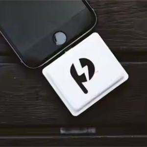 Batería Externa Recargable Mini en Oferta con Cable Integrado para iPhone - Product Image 2