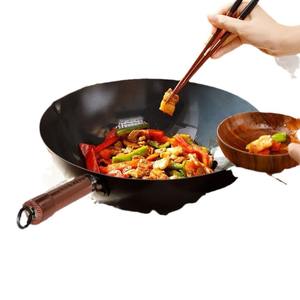 Wok en fer AUX 32 cm non revêtu antiadhésif pour cuisinière à gaz avec couvercle noir - Product Image 1