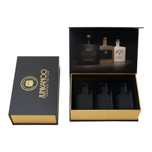 Boîte cadeau rigide magnétique pour parfum personnalisé, avec doublure en éponge de haute qualité, gaufrage et finition mate pour emballage cosmétique crème pour les yeux - Product Image 2