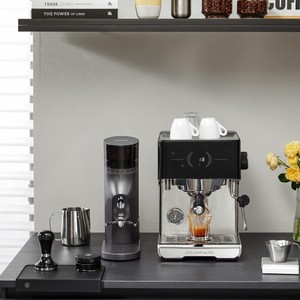 เครื่องชงกาแฟเอสเพรสโซ่สแตนเลสสตีลรุ่น G3003B สำหรับใช้ในบ้าน พร้อมแรงดัน 9 บาร์ และระบบชงอัตโนมัติ - Product Image 1