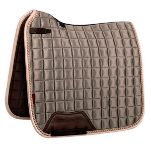 Tapis de selle équestre matelassé sportif élégant Conception légère et durable Idéal pour le dressage, le saut et l'entraînement d'équitation - Product Image 3