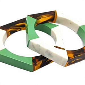 Nouveaux Bracelets Joncs en Résine Acrylique Géométrique de Qualité Supérieure, Motif Damier Coloré, Bijoux de Mode Unisexe, Cadeau pour Femme, Idéal pour les Fêtes - Product Image 5