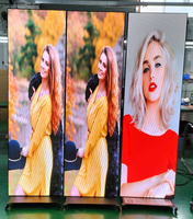 Écran LED pliable GOB pour affichage intérieur, bannière verticale, affichage numérique portable, mur vidéo LED sur pied pour magasin et commerce de détail