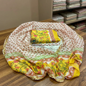 Traje Tradicional Maheshwari de Seda con Dupatta de Seda con Estampado Artístico a Mano y Parte Inferior de Algodón Cambric, Ropa India - Product Image 3